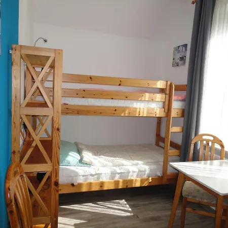 7 Mit Sued- Terrasse 3 Tram-polin Tischtennis Schaukel *