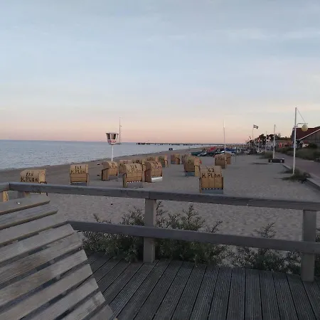 7 Mit Sued- Terrasse 3 Tram-polin Tischtennis Schaukel